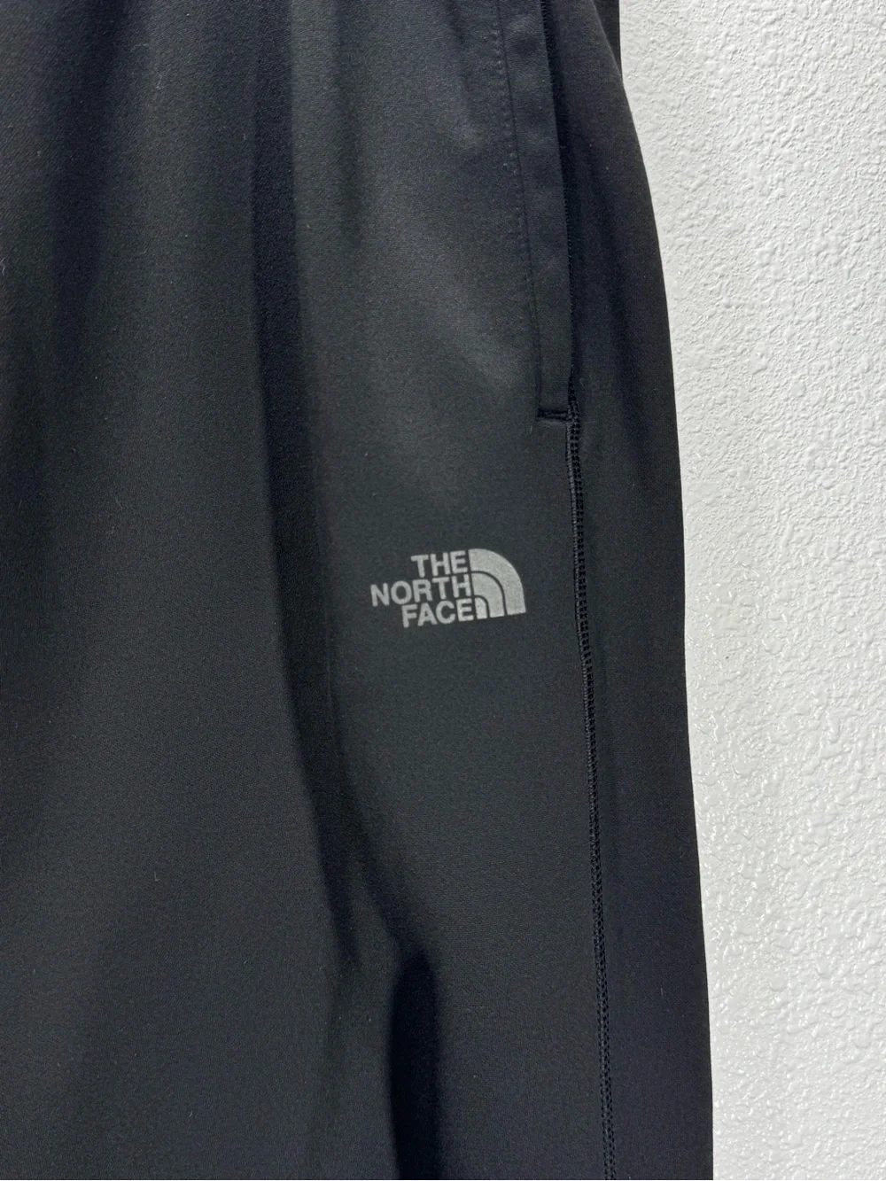 The North Face Black Men's Elastic Waist Jogger Pants